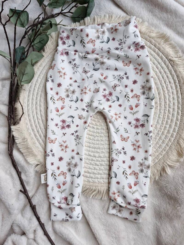 Broekje maat 80 vlinders en bloemen klein