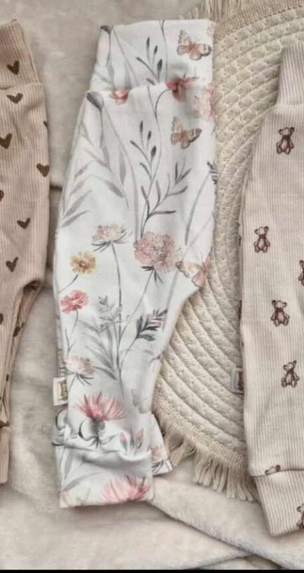 Broekje met wikkelshirtje 62