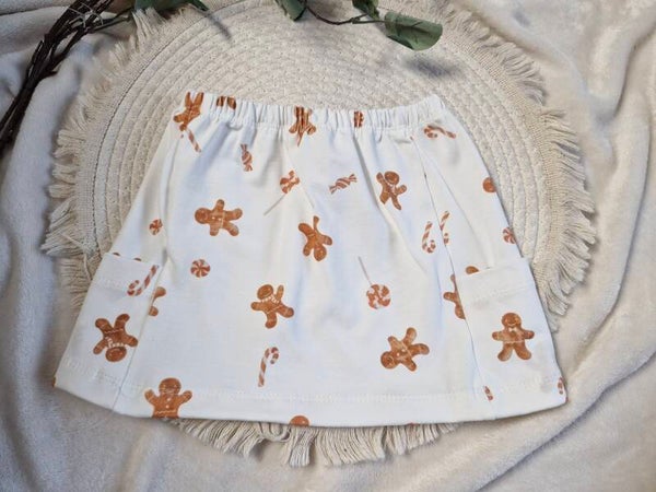 Pocket skirt gingerbread man