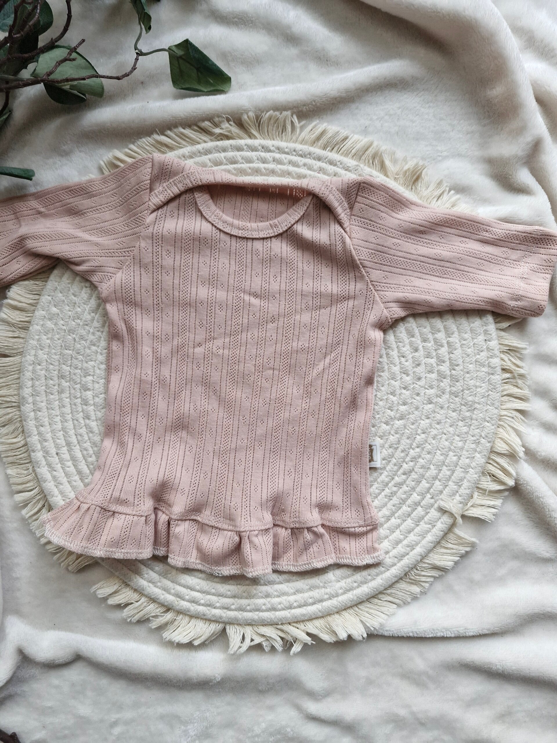 Shirtje 50/56 pointoille