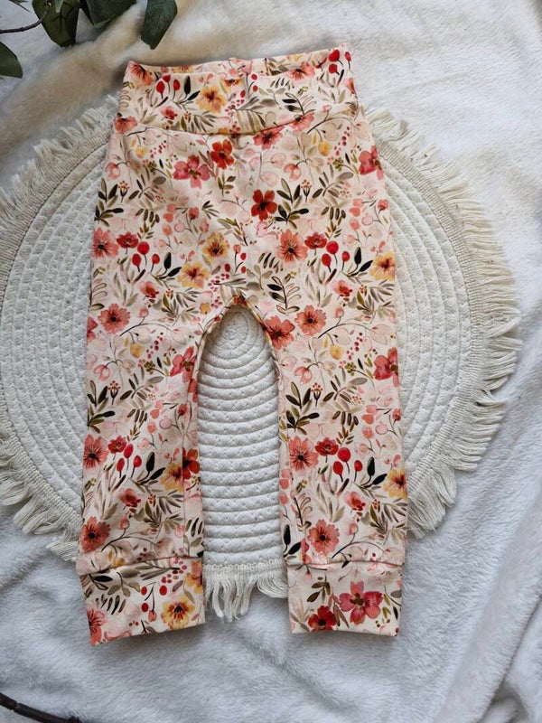 Broekje 80 red flowers