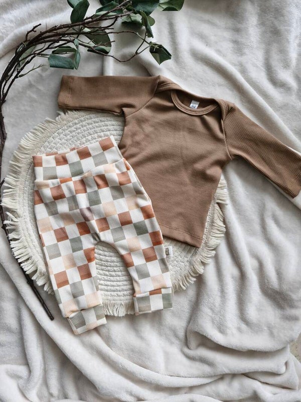 Setje square broekje met cacao shirt