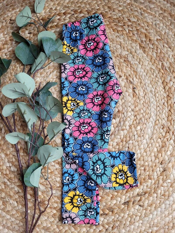 Legging a lot of flowers