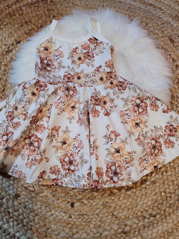 <Jurkje layana 74 bloemenprint cacao