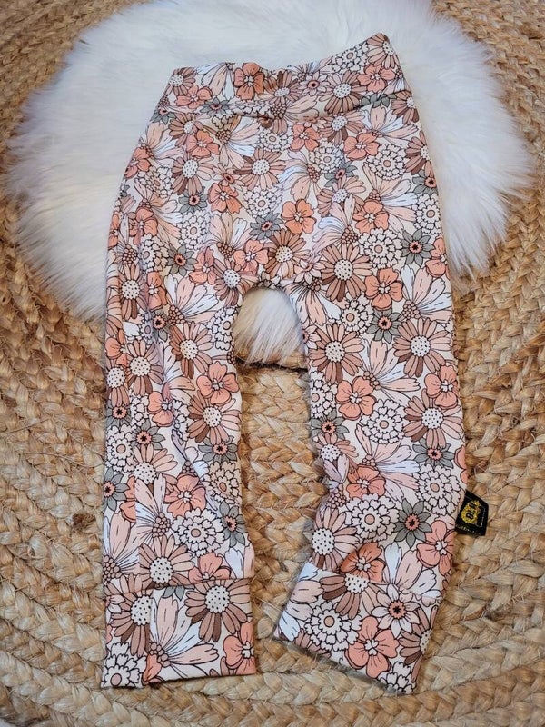 Broekje 80 vrolijke bloemen pastel