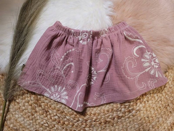 Rimpelrokje roze geborduurde bloemen