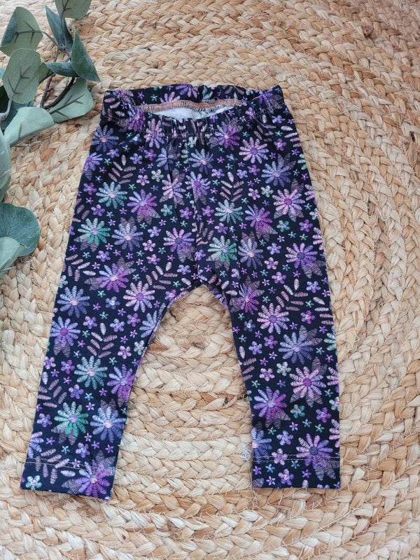Legging 62 geborduurde bloemen