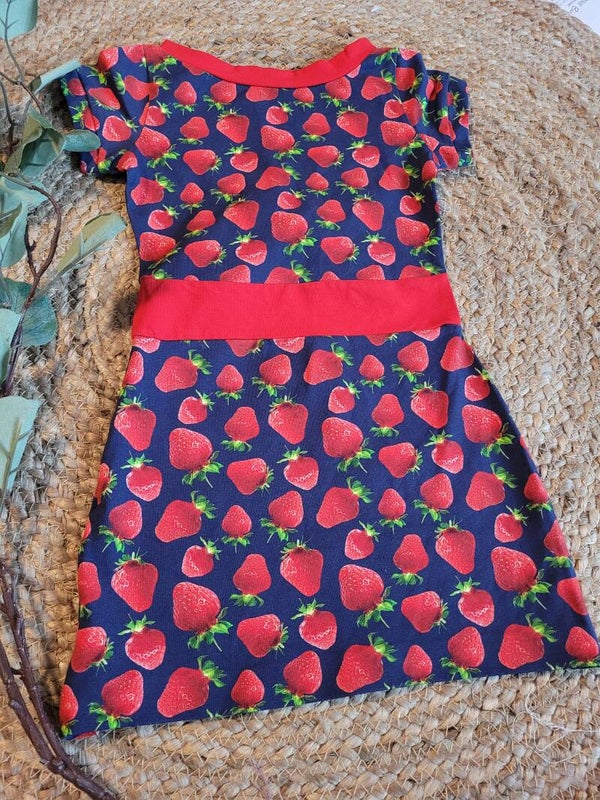 Jurkje 86/92 aardbeitjes