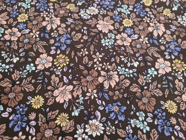 Printje bruin bloemetje