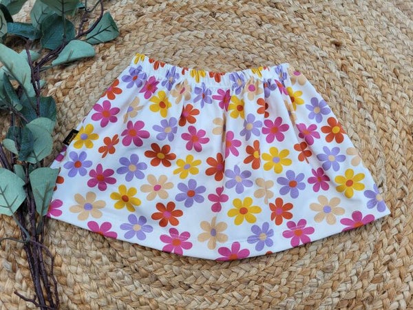 Rokje 86 wit met gekleurde bloemen