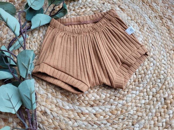 Kort broekje 62 brede rib