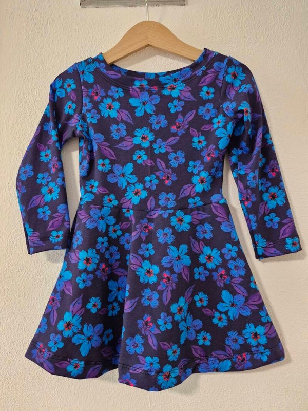 Jurkje 86 blauw met bloemen