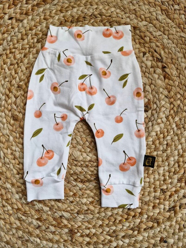 Broekje 56 little cherries