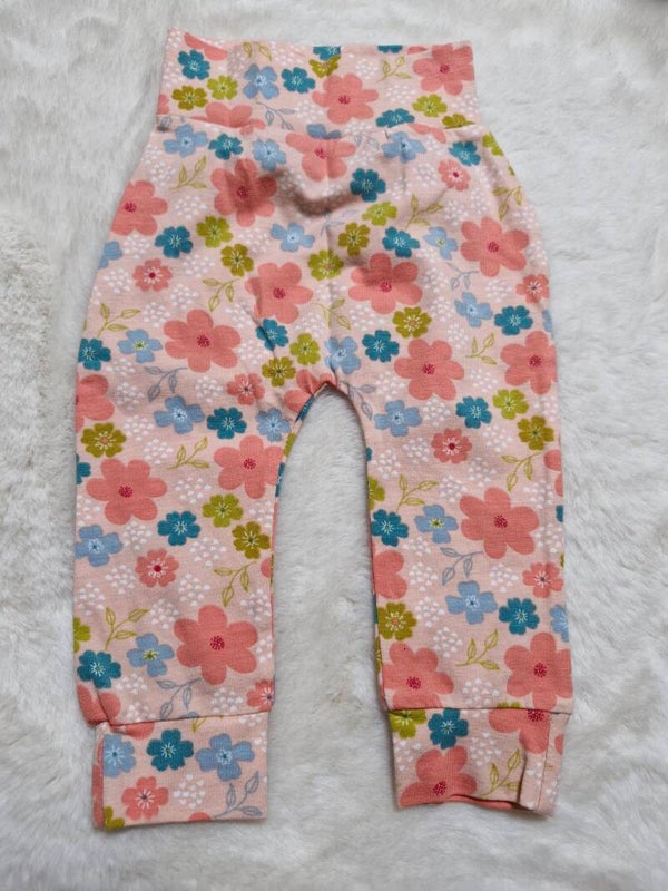 Broekje 68 zalm kleur