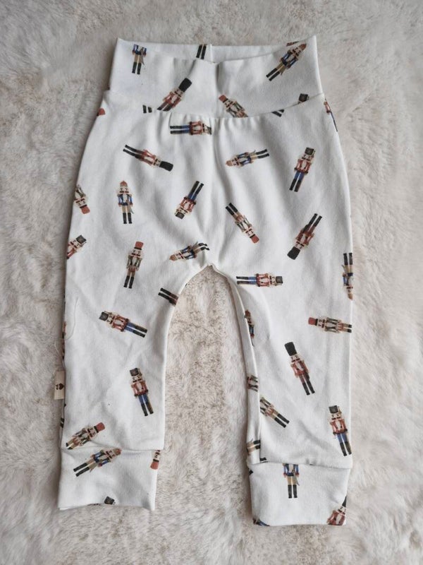 Broekje 68 notenkraker