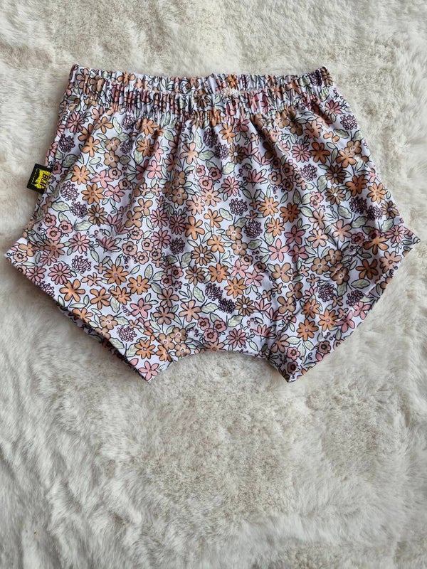 Shortie 92 witte zomerse bloemen