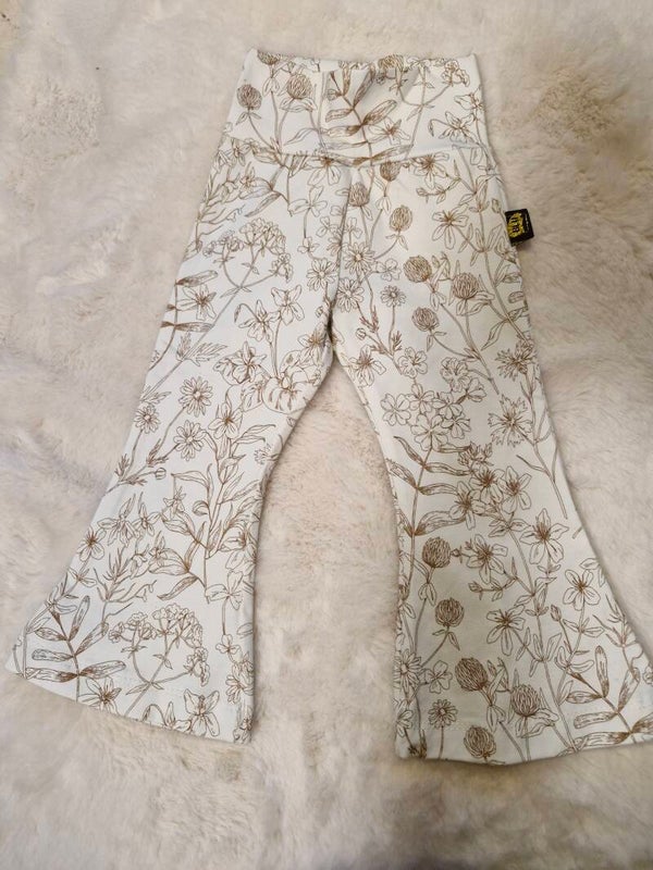 Flare 74 geschetse bloemen