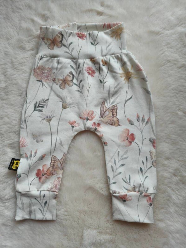 Broekje 56 flowers en butterflies