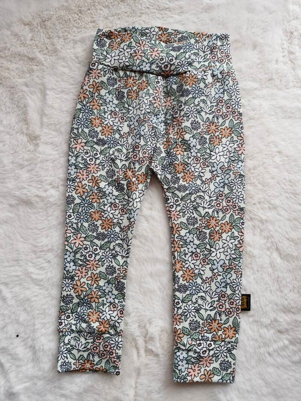 Broekje 80 zomerse bloemen groen