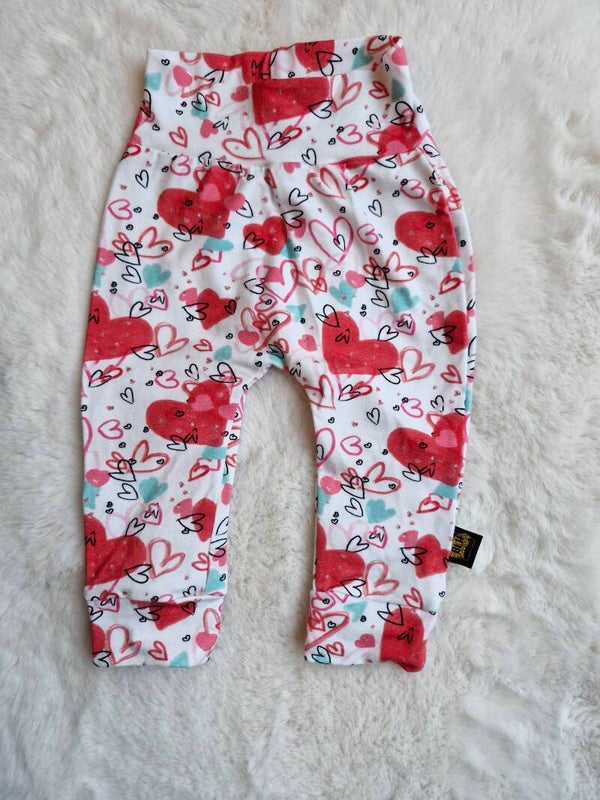 Broekje 62 rode hartjes