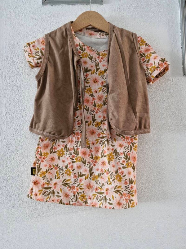 Jurkje 86 amicis pioenroosbladeren met vestje