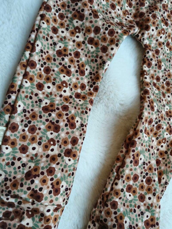 Broekje 98 little flowers cacao