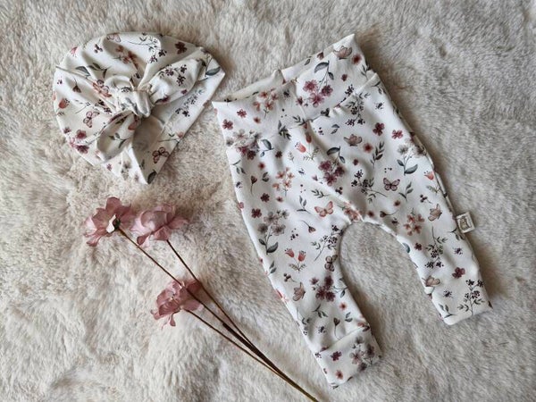 Setje 50 vlinders en bloemen met tulband mutsje