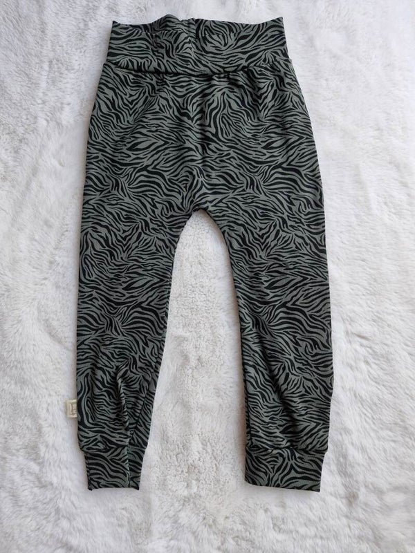 Broekje 98 zebra kaki