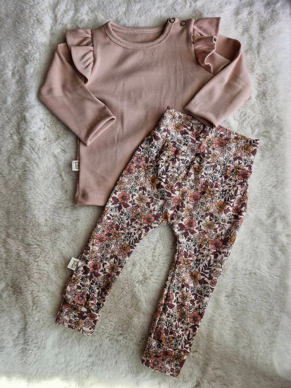Combiset broekje vintage bloemen met licht roze rib shirtje