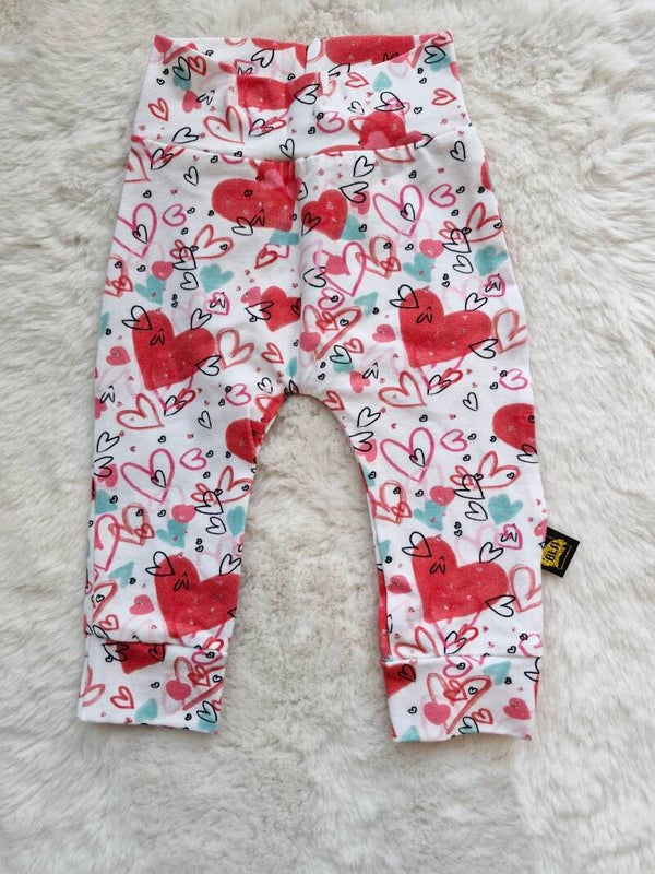 Broekje 62 hartjes rood