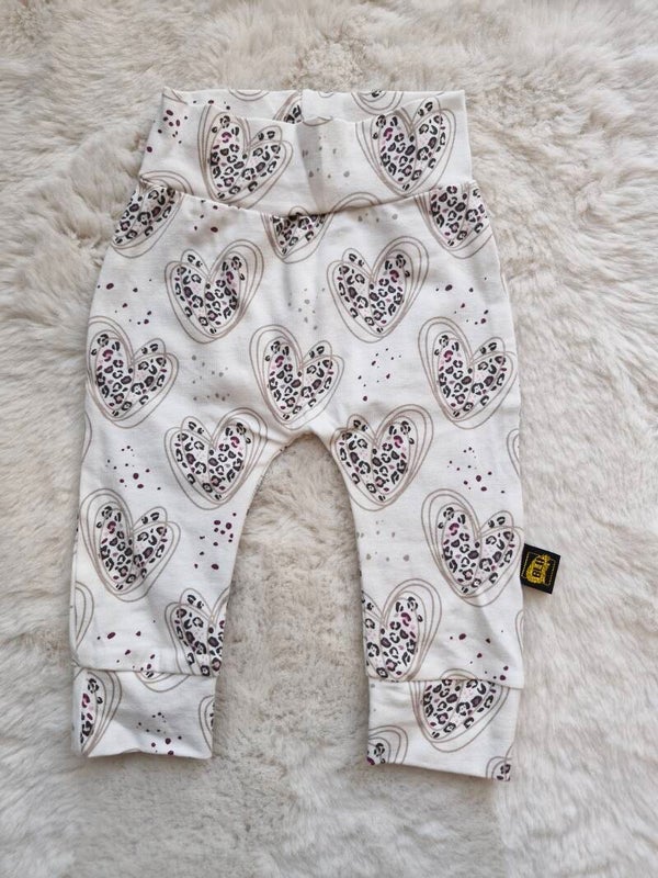 Broekje 62 leopard hartjes