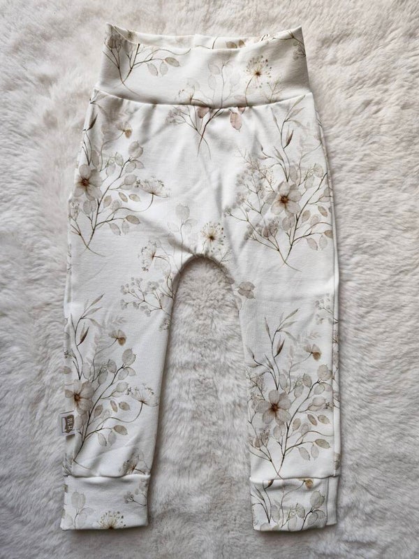 Broekje bloemen beige