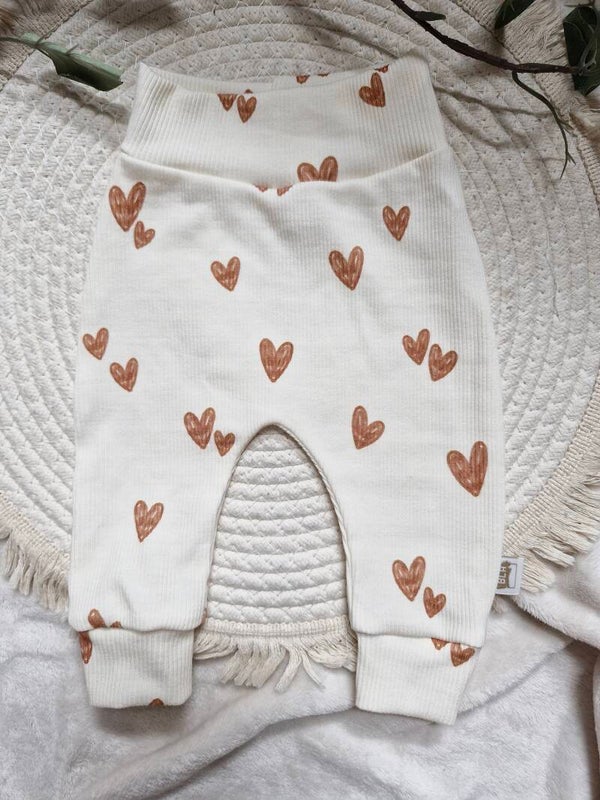 Broekje 56 hartjes ribtricot