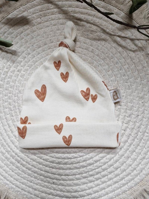 Knoopmutsje hartjes ribtricot