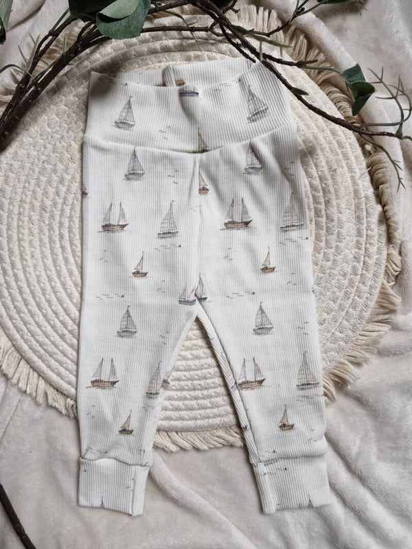 Legging broekje 74 zeilbootjes