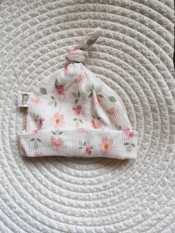 Knoopmutsje newborn rib pink pastel roze