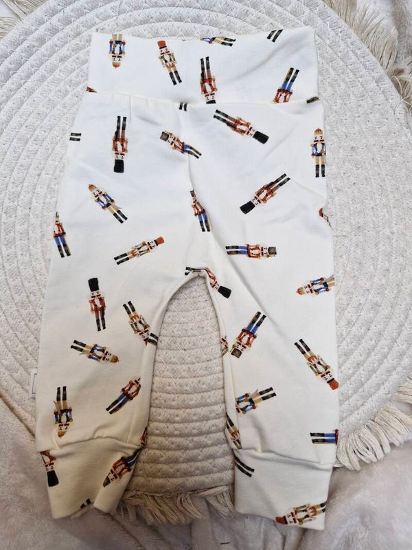 Broekje 56 notenkraker