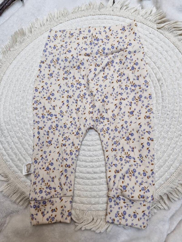 Harembroekje 62 blauw bloemenprintje rib