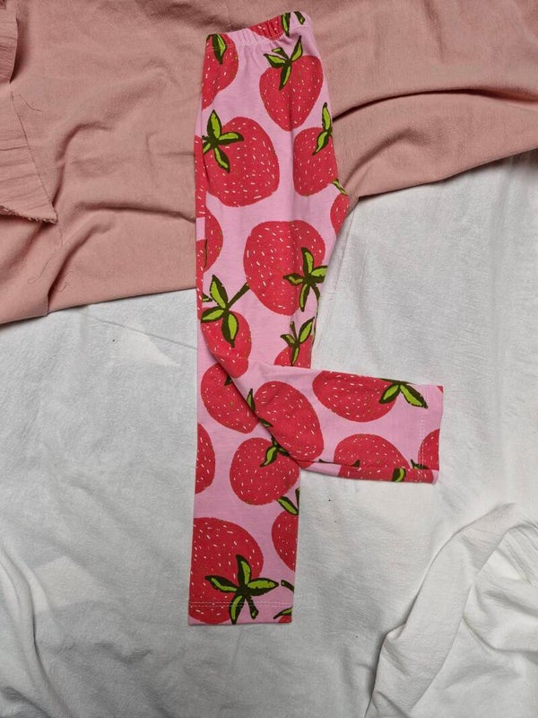 Legging 104 aardbeitjes groot