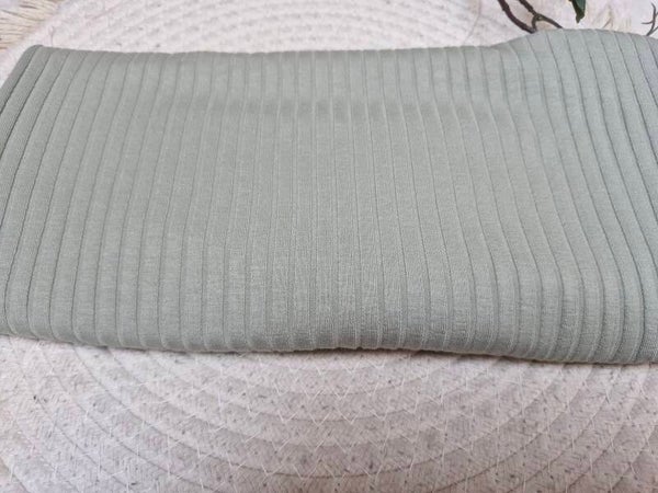 Brede rib dusty green