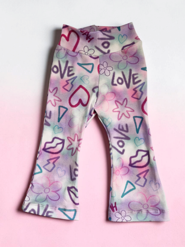 Flare 80 yogawaist lila graffiti look