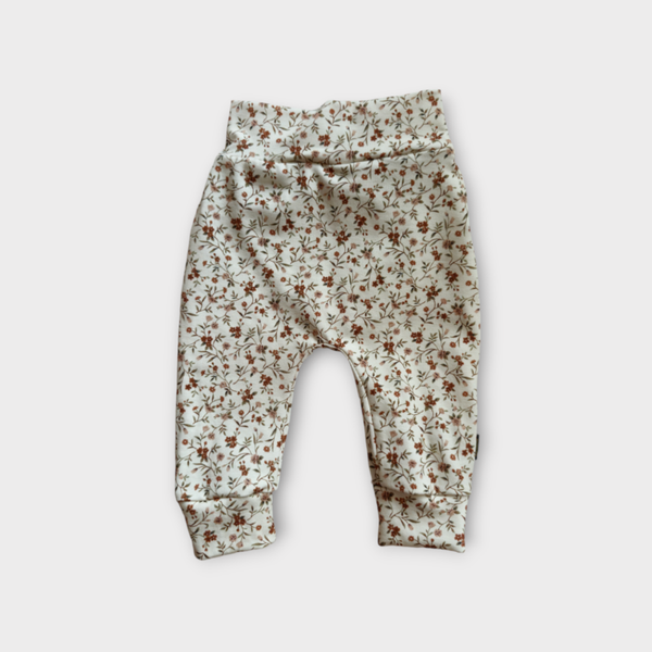 Sale Broekje romantische bloemen beige
