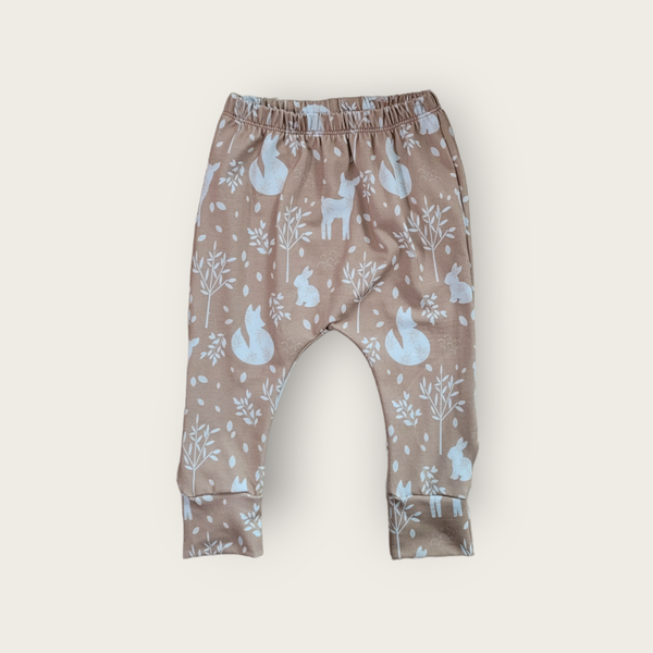 Babybroekje basic fit bosdiertjes zand