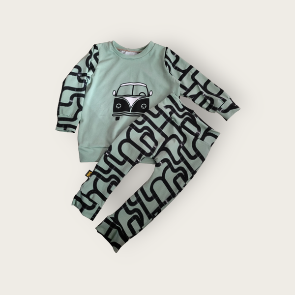 Sweater met broekje busje