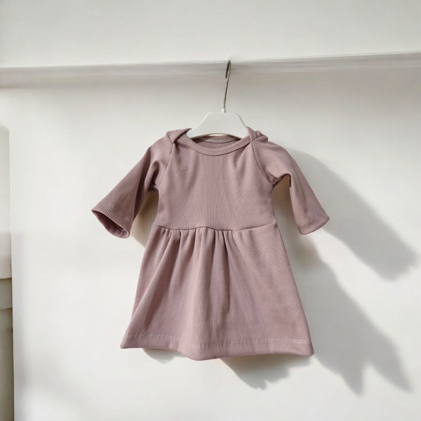 Jurkje ribtricot oud roze