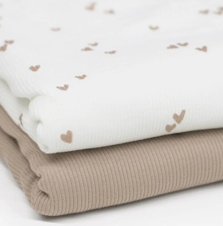 Broekje hartjes beige