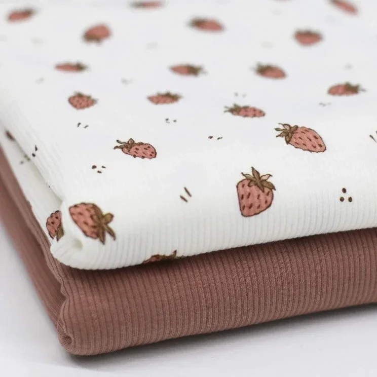 Wikkelshirtje aardbeitjes klei