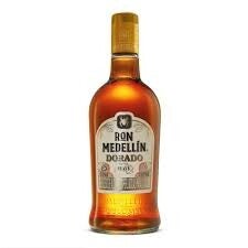 1/2 RON MEDELLIN DORADO