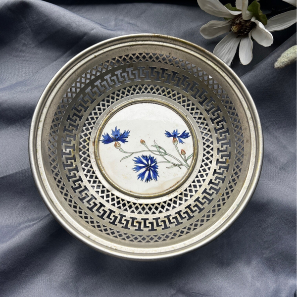 Verzilverde fruitschaal met porseleinen inzet (jaren ’60)