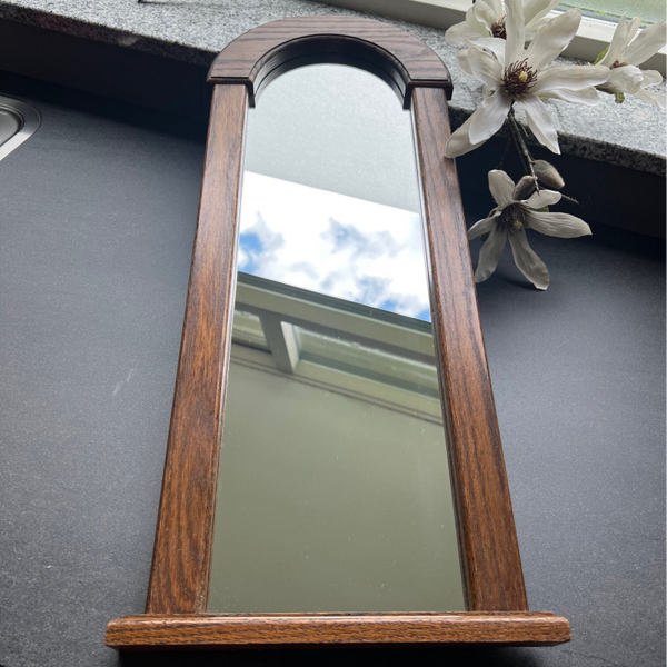 1 langwerpige spiegel eikenhout (jaren ’60)